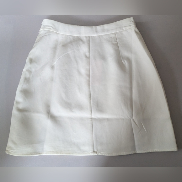 NWT, Missguided Dressy White Pencil Lined Mini Skirt With 2 Front Slits. Size 4 - Picture 14 of 16